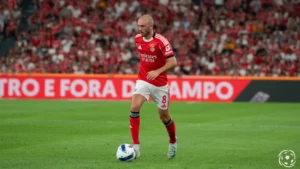 English Premier League Rumors: Tottenham Full-Back Linked with Manchester United Move